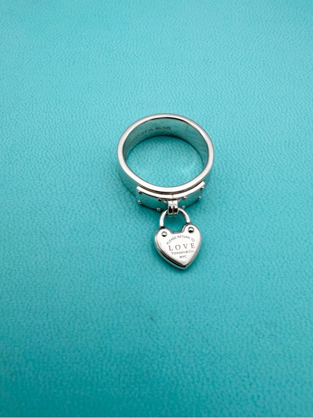 Tiffany & Co size 8.25 Return to Love rtt lock dangle ring - Picture 6 of 12